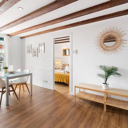 Lodging Apartments Liceu G1 Barcelona Bagian luar foto