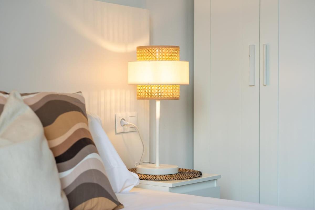 Lodging Apartments Liceu G1 Barcelona Bagian luar foto