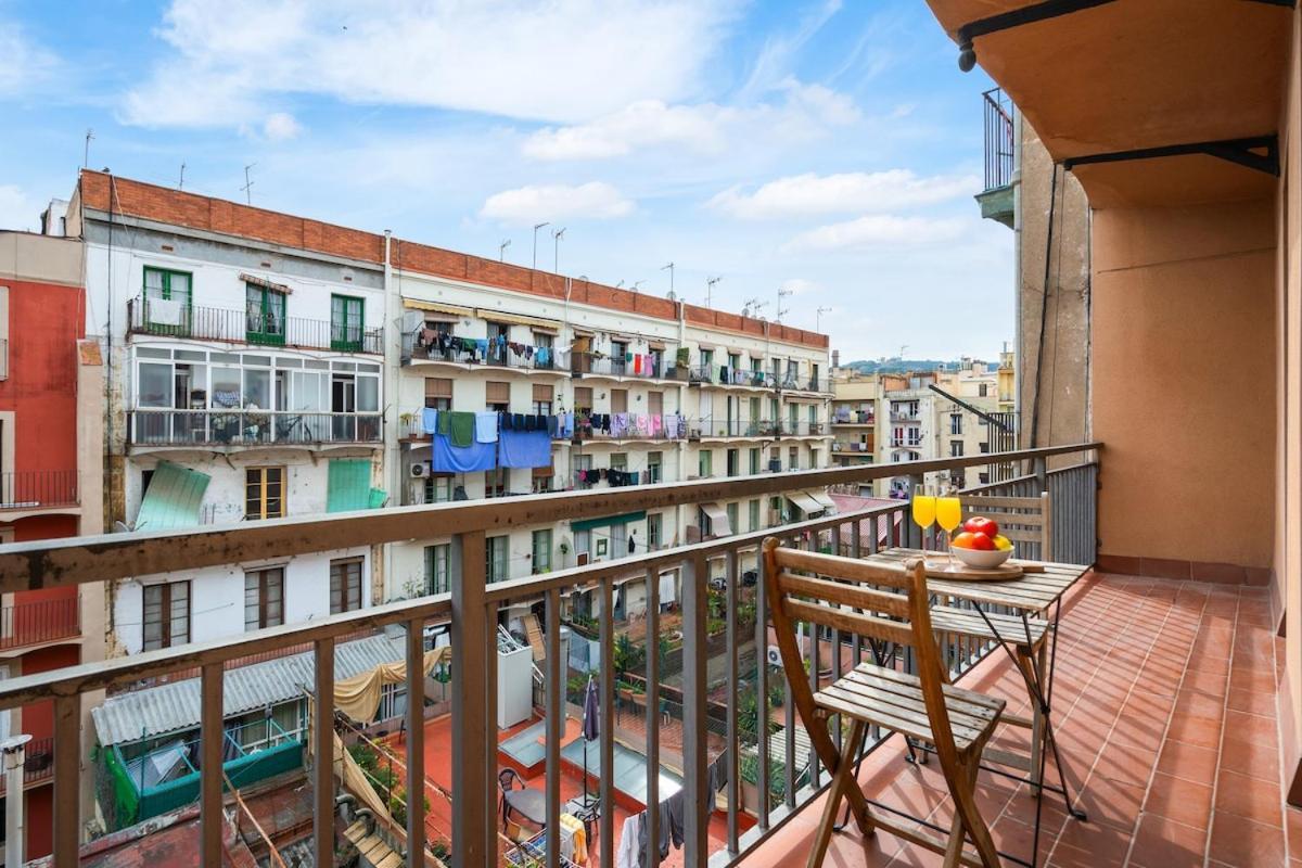 Lodging Apartments Liceu G1 Barcelona Bagian luar foto