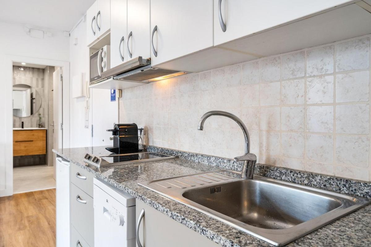 Lodging Apartments Liceu G1 Barcelona Bagian luar foto