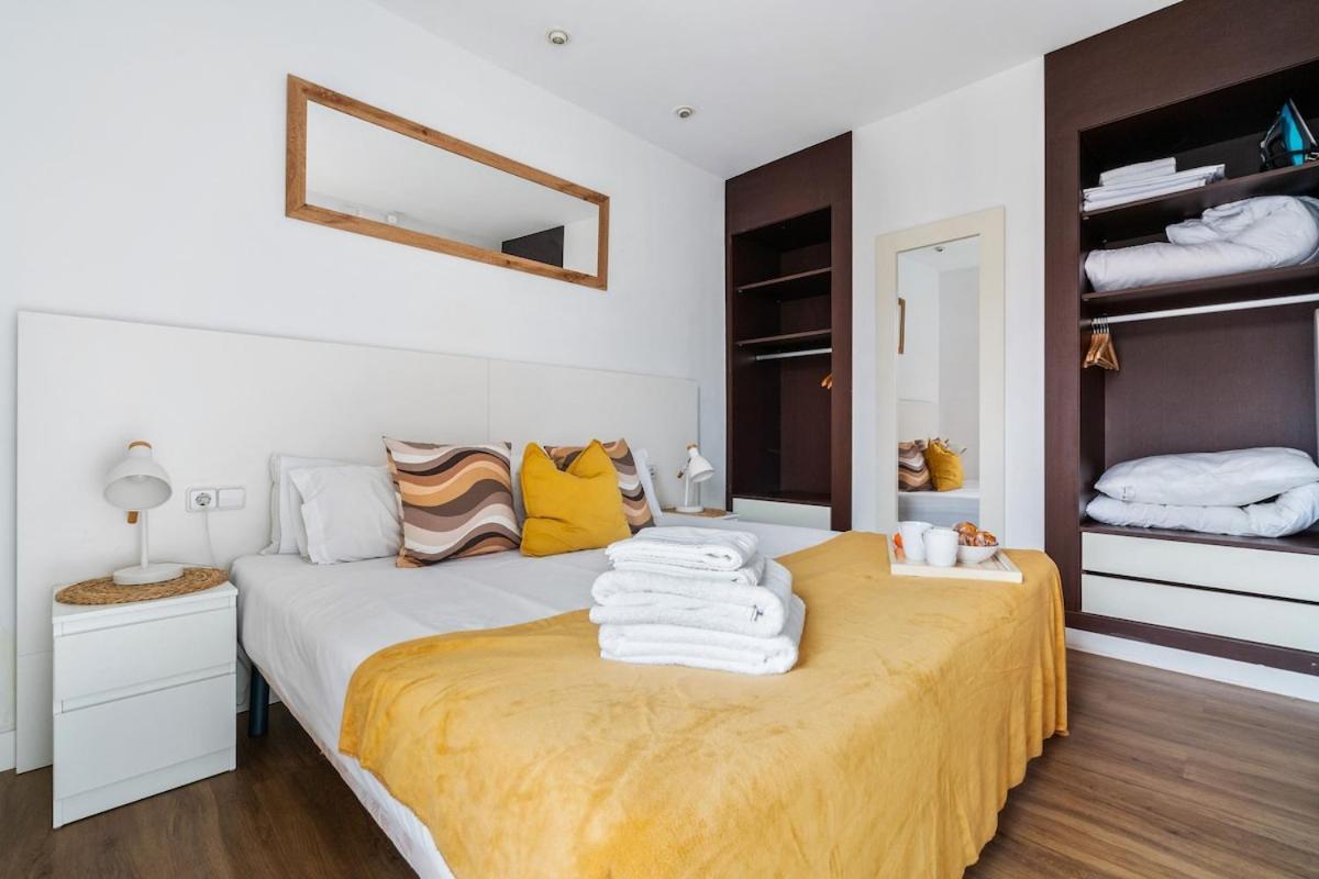 Lodging Apartments Liceu G1 Barcelona Bagian luar foto