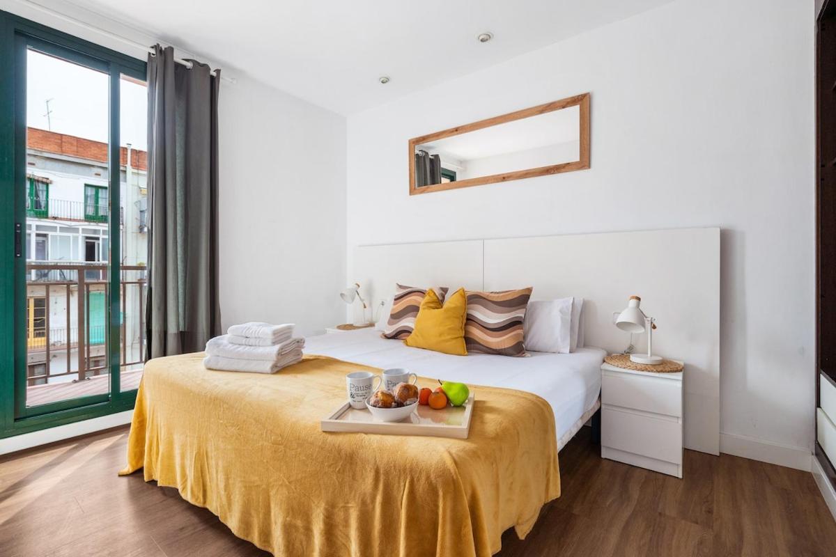 Lodging Apartments Liceu G1 Barcelona Bagian luar foto