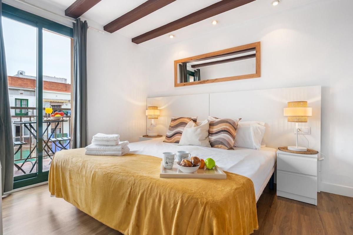 Lodging Apartments Liceu G1 Barcelona Bagian luar foto
