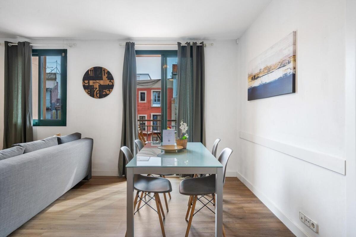 Lodging Apartments Liceu G1 Barcelona Bagian luar foto