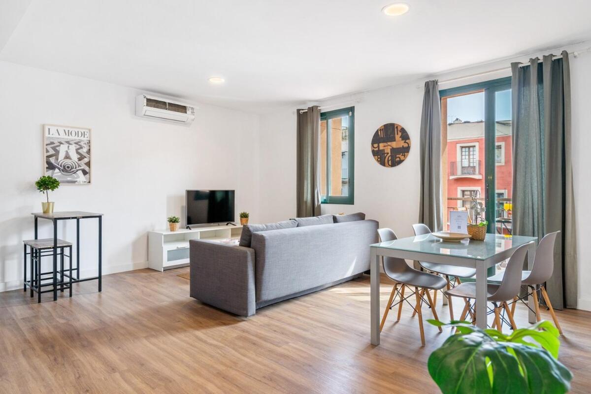 Lodging Apartments Liceu G1 Barcelona Bagian luar foto